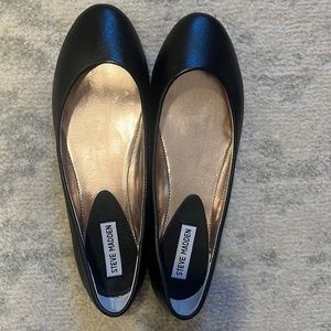Never worn Steve Madden black faux leather flats
